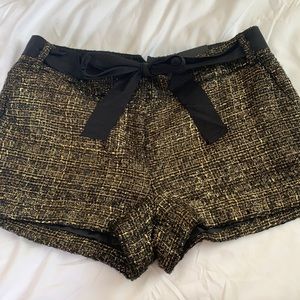 Express dress shorts black and gold size 8